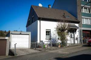 „Von BAIMEX“ – Freistehendes EFH mit Einliegerwohnung, Garten, Garage & Sauna in Elberfeld-West – Die vollständige Adresse der Immobilie erhältst du vom Anbieter., 42117 Elberfeld West, Wuppertal – Vorschaubild 1