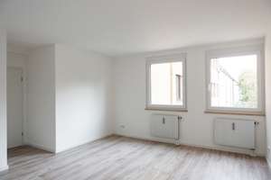 HELLE, ATTRAKTIVE 3-ZIMMER WOHNUNG, KÜCHE UND TIEFGARAGENSTELLPLATZ. DIREKT VON EIGENTÜMER – Kleinreuther Weg 76, 90408 Uhlandstraße, Nürnberg – Vorschaubild 5
