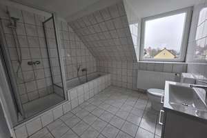 Solingen-Gräfrath: Gut aufgeteilte 2-3 Zimmer - ca. 91 m² Maisonette-Wohnung, sucht neue Mieter! – Die vollständige Adresse der Immobilie erhältst du vom Anbieter., 42653 Gräfrath, Solingen – Vorschaubild 5