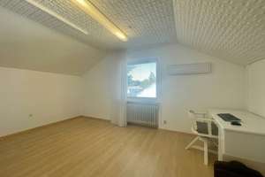 Ein Zuhause mit Potenzial 
Ruhige Doppelhaushälfte mit großen Südgarten – 82041 Oberhaching – Vorschaubild 10