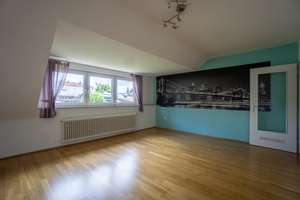 Gemütliche 2-Zimmer-Dachgeschosswohnung im Remscheider Südbezirk – Die vollständige Adresse der Immobilie erhältst du vom Anbieter., 42855 Zentralpunkt, Remscheid – Vorschaubild 3
