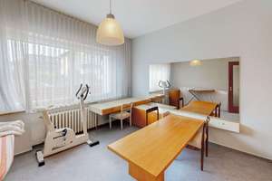 Charmante Doppelhaushälfte mit Garten & Garage – viel Platz für die ganze Familie – Die vollständige Adresse der Immobilie erhältst du vom Anbieter., 97204 Höchberg – Vorschaubild 9