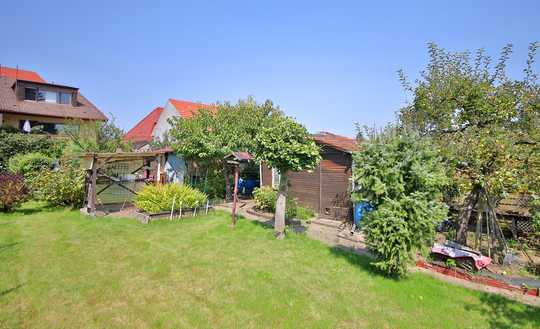 Platz für Träume: Doppelhaushälfte mit Garage und sonnigem Garten in Grünwettersbach