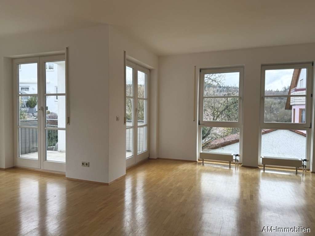 Immobilie in Uhldingen-Mühlhofen - Bezaubernde,  lichtdurchflutete 3-Zimmer-ETW mit Balkon und Blick ins Grüne-dennoch GENIAL ZENTRAL! - Bild 0