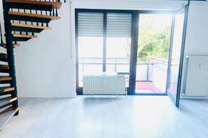 Schöne, ruhige bezugsfreie 2 Zimmer Maisonette-Wohnung im Grünen W