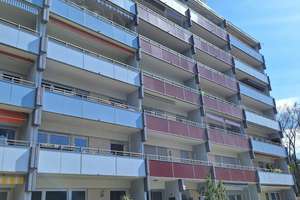 Erstbezug nach umfangreicher Sanierung: 2-Zi-Wohnung mit Balkon im 5. OG in Augsburg Innenstadt – Gebrüder-Münch-Straße 8, 86153 Jakobervorstadt-Nord, Augsburg – Vorschaubild 1
