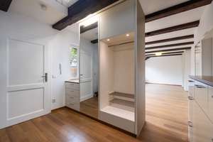 RESERVIERT! Altbauwohnung im Herzen der Augsburger Altstadt – Die vollständige Adresse der Immobilie erhältst du vom Anbieter., 86150 Lechviertel, östl. Ulrichsviertel, Augsburg – Vorschaubild 2