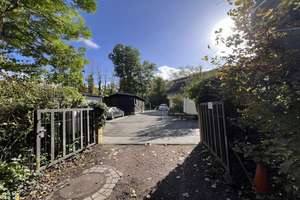 Halle-Innenstadt: Originale Villa zum Sanieren, für 1 bis 3 Familien, großes Park-Naturgrundst – Ratswerder 8, 6110 Südliche Innenstadt, Halle (Saale) – Vorschaubild 14