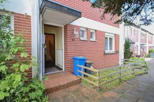 DIETZ: REDUZIERT! Reihenmittelhaus mit Garage, Keller und Garten in beliebter Lage Dieburgs! – Die vollständige Adresse der Immobilie erhältst du vom Anbieter., 64807 Dieburg – Vorschaubild 2