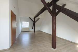 Große Dachgeschoßwohnung mit Balkon! – Triftweg 6, 6847 West, Dessau-Roßlau – Vorschaubild 2