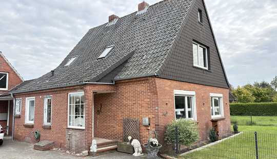 Bild von Großes Einfamilienhaus mit Blick ins Grüne