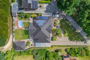 La Dolce Vita daheim! Junge Stadtvilla im mediterranen Stil mit Pool, PV-Anlage und Feldblick! – Die vollständige Adresse der Immobilie erhältst du vom Anbieter., 49716 Meppen – Vorschaubild 10