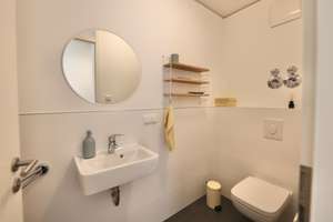 HOCHWERTIGE EINBAUKÜCHE, PARKETTBODEN & FUSSBODENHEIZUNG  - 2 BALKONE - AUFZUG & TG-STELLPLATZ – Ruschestr. 6 ll, 10367 Lichtenberg (Ortsteil), Berlin – Vorschaubild 3