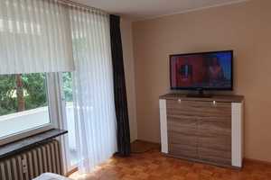 Vollständig renovierte möbelierte Wohnung mit zwei Zimmern sowie Balkon und EBK in Düsseldorf – Stürzelberger Straße 27, 40547 Düsseldorf – Vorschaubild 3