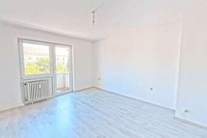 *Nur 1% Provision* Karlsruhe-Oststadt: 2-Zimmer-Wohnung mit Balkon und viel Potenzial – Die vollständige Adresse der Immobilie erhältst du vom Anbieter., 76131 Oststadt, Karlsruhe – Vorschaubild 2