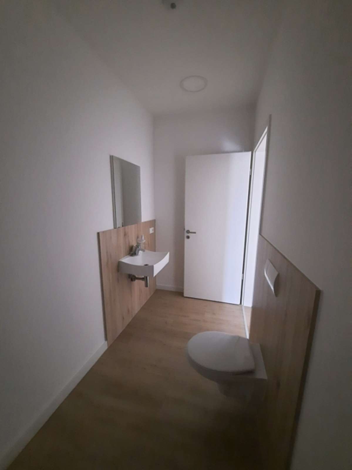 Luxuriöse 3-Zimmer-Penthouse-Wohnung mit offenen Bereichen und herrlicher Dachterrasse in Worbis