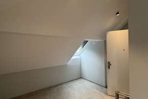 Helle 3 Zimmer Dachwohnung mit Festungsblick – Egloffsteinstraße 2, 97072 Sanderau, Würzburg – Vorschaubild 5
