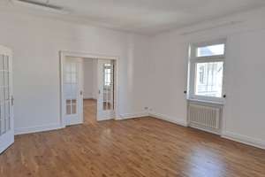 Von Privat - großzügige 4-Zimmer Altbauwohnung im 3. OG mit Balkon und Garten in Wiesbaden-Biebrich – Straße der Republik 27, 65203 Biebrich, Wiesbaden – Vorschaubild 6