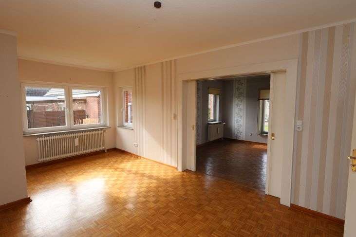 Immobilie in Groven - Gediegenes Einfamilienhaus auf schönem Grundstück mit altem Baumbestand in Lunden, Kreis Dithmarsche - Bild 4