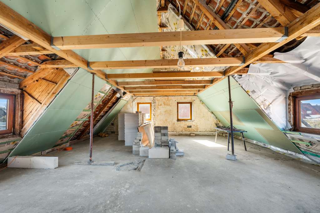 Immobilie in Weyhe - Entkernte Dachgeschosswohnung im Herzen von Kirchweyhe - Bild 3