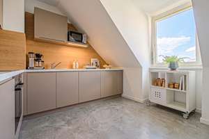 GANZ OBEN – GEMÜTLICHE MAISONETTE – BEZUGSFREI – DUSCHBAD MIT FENSTER – TG-PARKER – 1219 Strehlen, Dresden – Vorschaubild 3