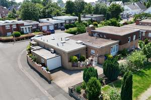Familienbungalow mit Einliegerwohnung, Garage und schönem Garten