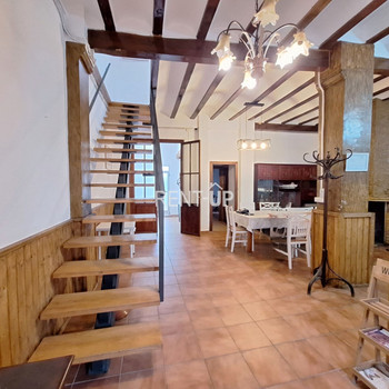 BEZUGSFERTIG, TEILMÖBLIERT MIT TERRASSE UND ZWEI TERRASSEN