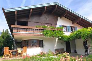 Luxuriöses Landhaus (DHH) *** 3 Bäder, offener Kamin, Sauna, Schwimmbad und großer Garten in Toplage – Die vollständige Adresse der Immobilie erhältst du vom Anbieter., 83246 Unterwössen – Vorschaubild 2