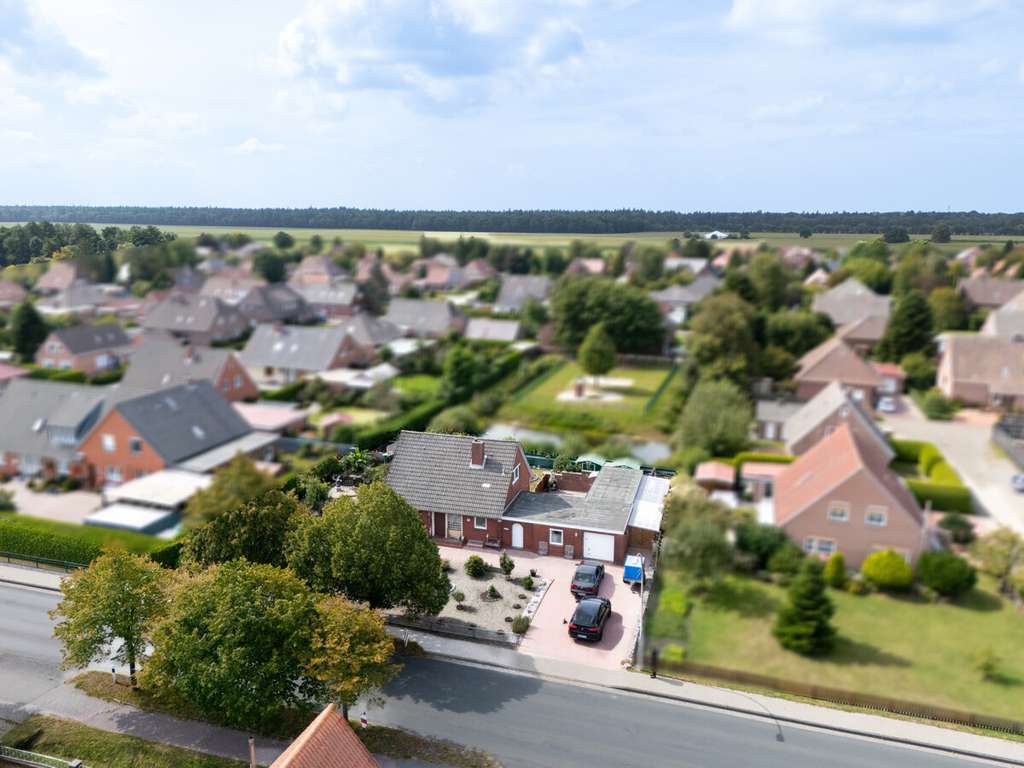 Immobilie in Hage - Gepflegte Immobilie mit Garage in zentraler Lage von Hage - Bild 2
