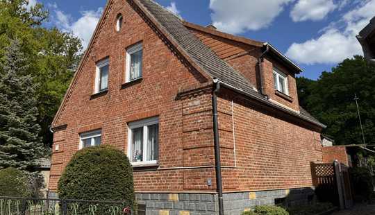 Bild von Ansprechendes Einfamilienhaus mit zusätzlichen Nebengebäuden in der malerischen Ortschaft Grabow