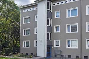 Modernes Badezimmer und Balkon - 3 ZW in Sündersbühl – Ossietzkystr. 61, 90439 Sündersbühl, Nürnberg – Vorschaubild 2