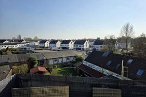 Zentral und stadtnah, mit Blick über die Dächer vom Balkon aus