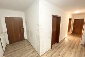 Traumhaft großzügige, helle 2-Zimmer-Wohnung in Innenstadtnähe mit tollem Balkon! – Gallberg 30, 24837 Schleswig – Vorschaubild 3