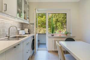 Reserviert: Rarität im Gängeviertel: Helle 2-Zimmer-Altbauwohnung mit Westbalkon zum grünen Innenhof – Die vollständige Adresse der Immobilie erhältst du vom Anbieter., 20355 Neustadt, Hamburg – Vorschaubild 1