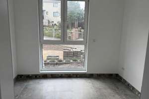 Wohnen mit Charakter: Großzügige Vier-Zimmer-Wohnung in Köln-Meschenich – Die vollständige Adresse der Immobilie erhältst du vom Anbieter., 50997 Meschenich, Köln – Vorschaubild 4
