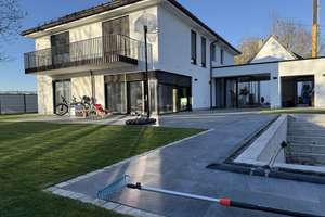 Luxuriöses und modernes Haus mit Pool, Privatstraße & Vollmöblierung - 430m² Innenfläche – Die vollständige Adresse der Immobilie erhältst du vom Anbieter., 80995 Ludwigsfeld, München – Vorschaubild 9