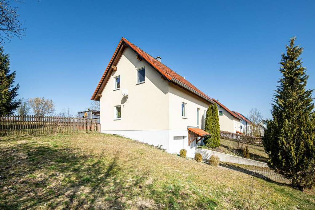 Immobilie in Neunburg vorm Wald - Familiendomizil mit großem Garten in ruhiger Ortsrandlage - Bild 4