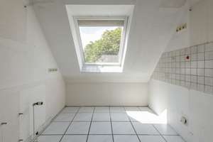 Helle Maisonette-Wohnung im 2. OG mit Ateliergeschoss und Dachloggia, Stellplatz + Garagenstellplatz – Die vollständige Adresse der Immobilie erhältst du vom Anbieter., 45136 Bergerhausen, Essen – Vorschaubild 9