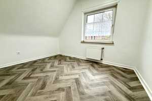 Günstiges modernisiertes 7-Zimmer-Haus in Rommerskirchen mit Garten und Garage – Neuss (Rhein-Kreis) – Vorschaubild 13