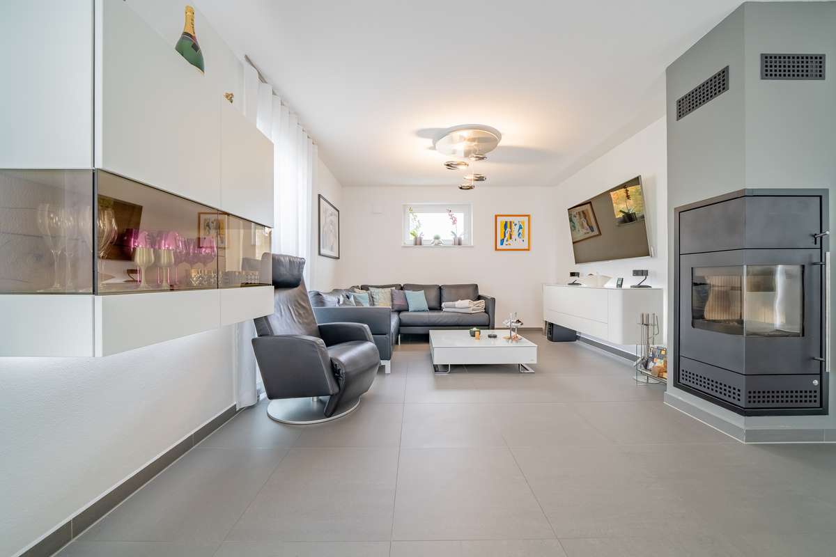 Immobilie in Denklingen - Traumhaftes EFH mit High End- Technik in Denklingen - Bild 2