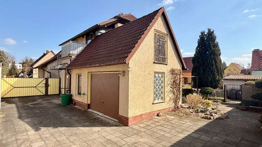 Immobilie in Bad Belzig - *** Wohnhaus mit Einliegerwohnung und *-Baugrundstück-* in ruhiger und bevorzugter Siedlungslage *** - Bild 2