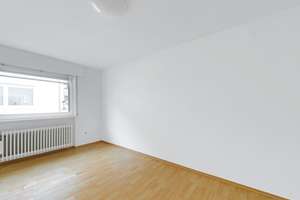 ANFRAGESTOPP - 3-Familienhaus mit Garage, Terrasse und Eingang von zwei Seiten – Die vollständige Adresse der Immobilie erhältst du vom Anbieter., 66879 Steinwenden – Vorschaubild 3