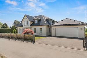 Tecklenburg | Repräsentative Villa mit unverbaubarem Blick! Charmant und einzigartig! – Die vollständige Adresse der Immobilie erhältst du vom Anbieter., 49545 Tecklenburg – Vorschaubild 3