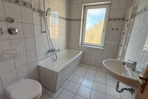 Toller Balkon an der Küche - EBK - Tageslichtbad mit Badewanne – Frankenberger Straße 202, 9131 Ebersdorf, Chemnitz – Vorschaubild 12
