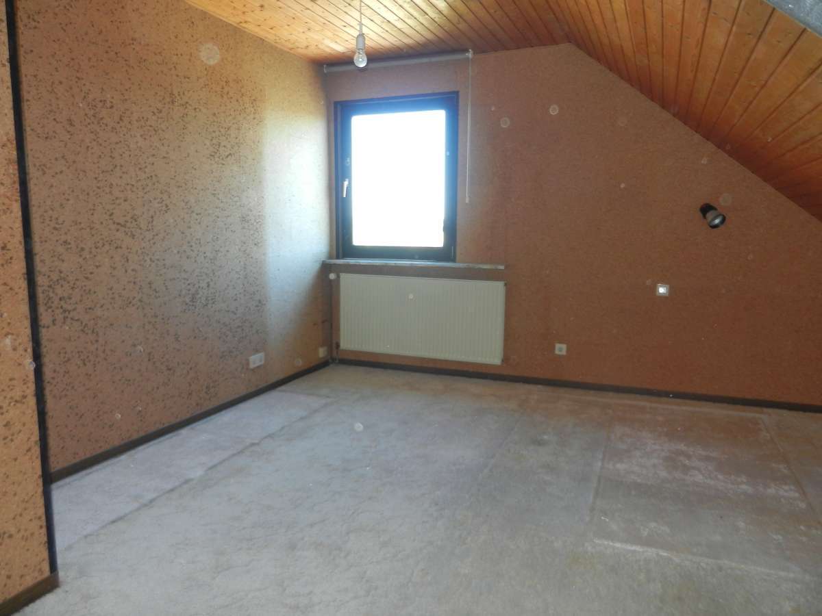 Immobilie in Hahnstätten - Herrliche Lage und Ausblick - Großes Einfamilienhaus in bevorzugter Ortsrandlage - Bild 4