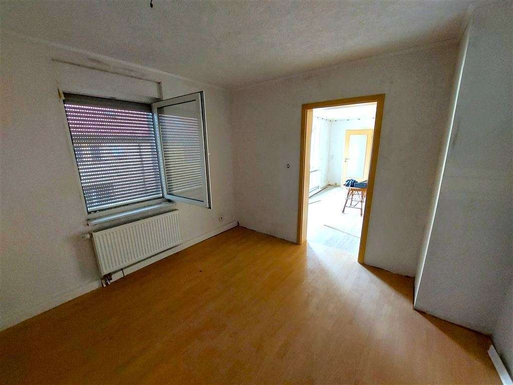 Immobilie in Wallhausen - Zweifamilienhaus mit Ausbaupotential mitten in Wallhausen - Bild 1