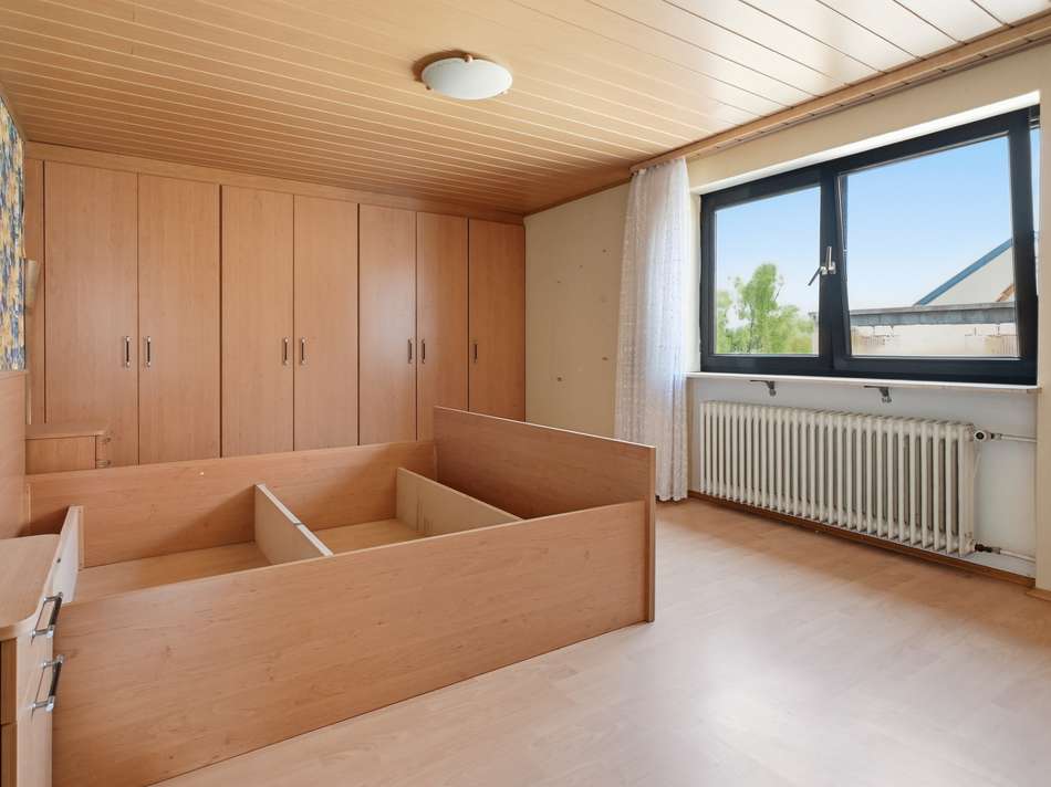 Schlafzimmer 1