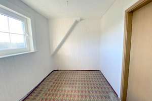 Nur ca. 592,- EUR/m² - Erstklassige 2 Zimmer Wohnung zum Modernisieren - in ruhiger Wohnlage – Lichtenwalder Straße 42, 9131 Ebersdorf, Chemnitz – Vorschaubild 11