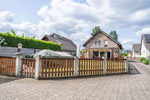 Familienglück in Bestlage:  Stilvolles Haus mit Pool, Sauna & viel Platz – Im Winkel 38B, 51063 Mülheim (Ortsteil), Köln – Vorschaubild 3