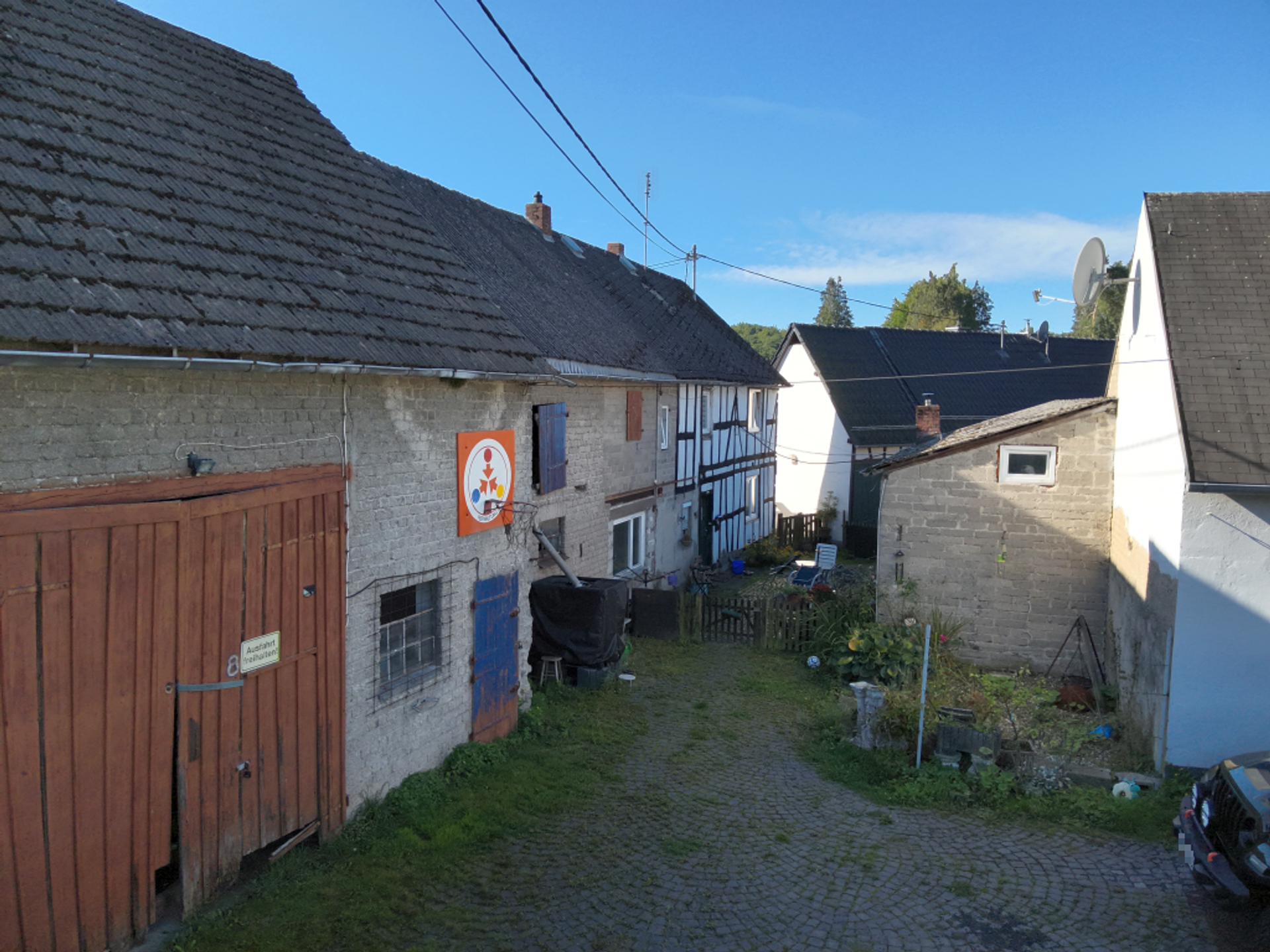 Einfamilienhaus mit landwirtschaftlichen Nebengebäuden und zusätzlichem Apartement, Neuwied Kreis – Bild 3